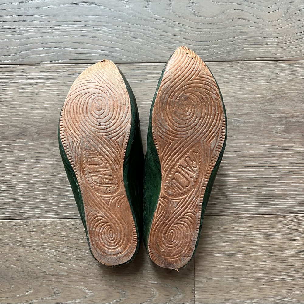 Handmade Green Leather Flats - Picture 4 of 5